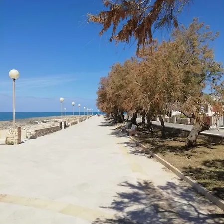 Valentina A 50 Mt Dal Mare * Marina di Mancaversa